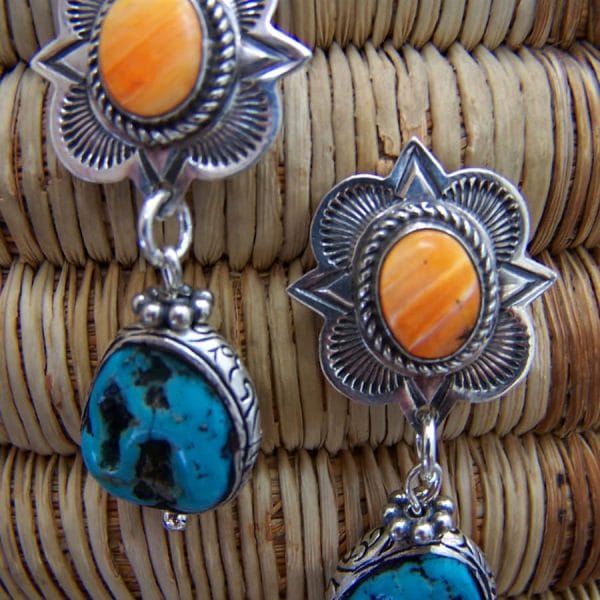 E1326 "KINGMAN TURQUOISE  AND OYSTER BEAUTIES"