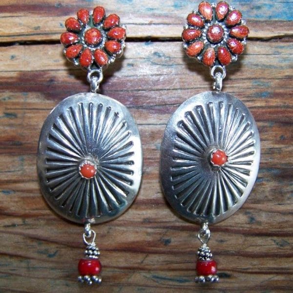 E152 "Needlepoint coral and sterling"