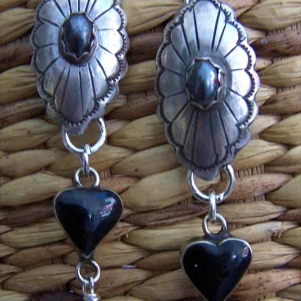 E211 "Onyx Hearts"